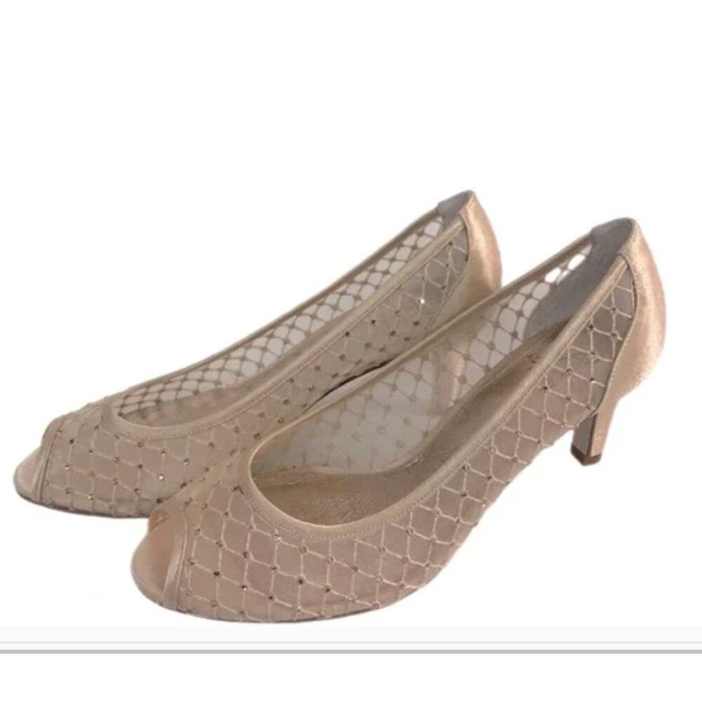 New! Adrianna Papell Women's Saba Nude Kitten Heel Dress Shoe 10M